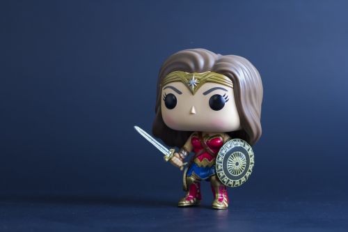 wonder woman figurine toy