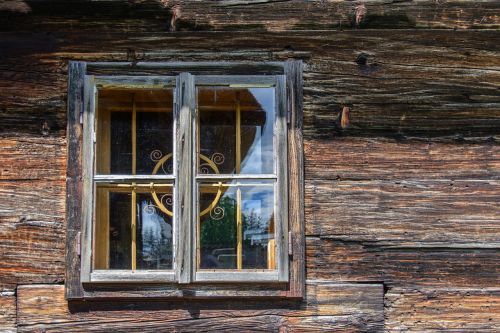 wood window hauswand