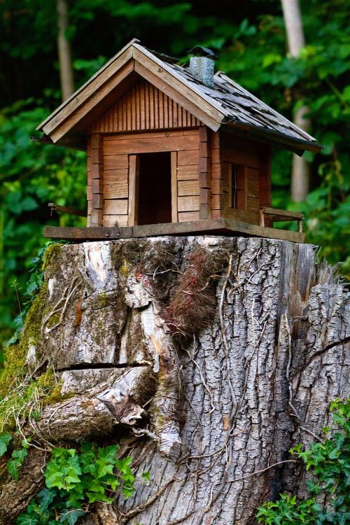 wood model cottage