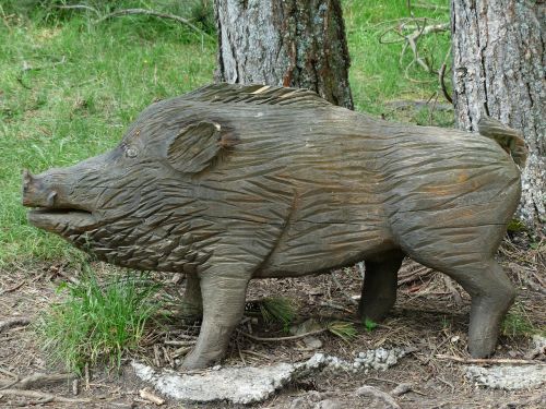 wood carving boar