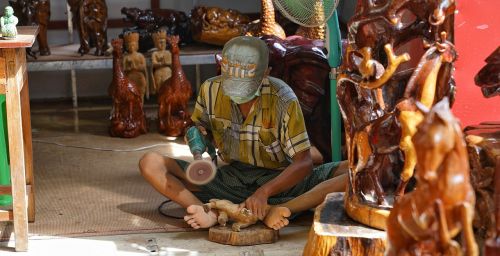 wood carving myanmar