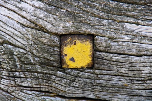 wood  weathered  rusty