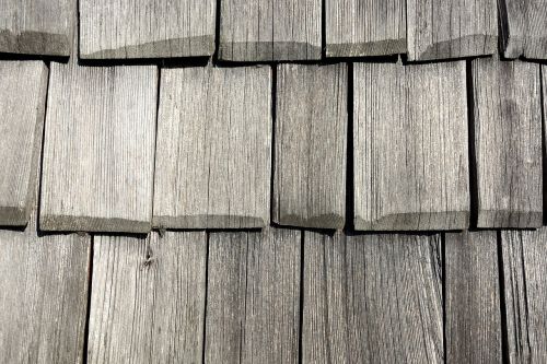 wood shingle facade cladding