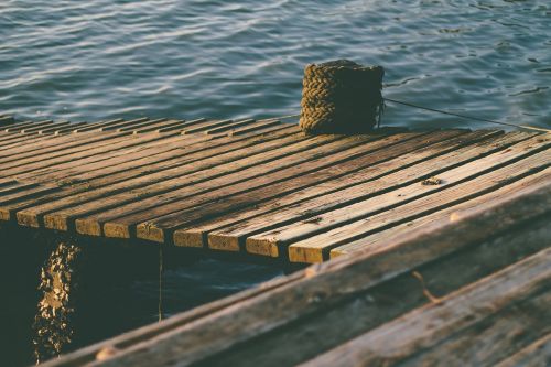 wood dock rope