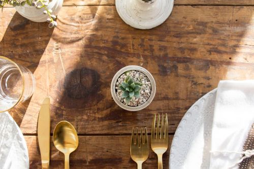 wooden table cutlery