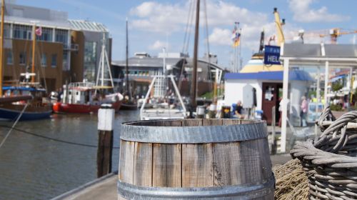 wooden barrels port büsum
