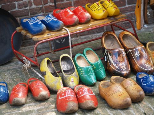 wooden shoes holland shoes