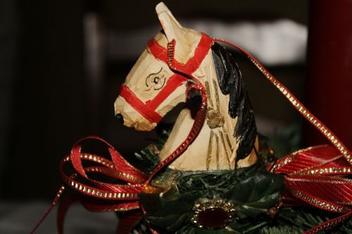 wooden toys horse advent wreath