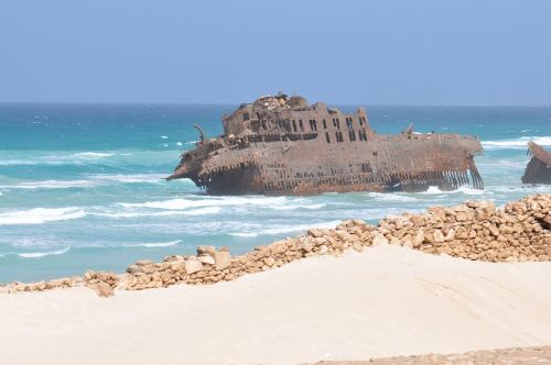 wreck water sea