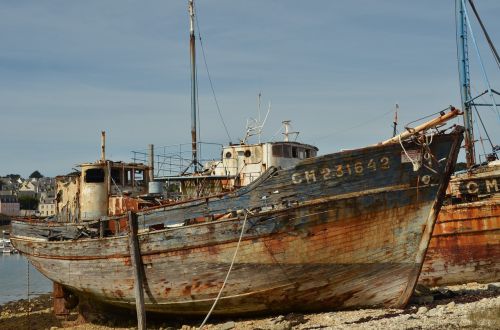 wreck boat ship
