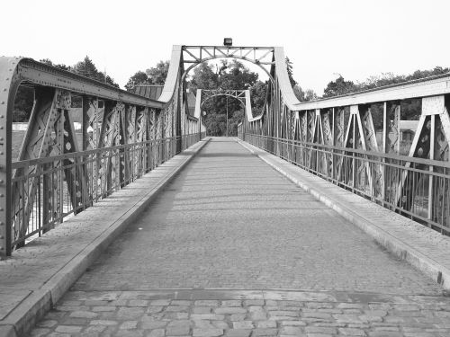 wrocław bridge river