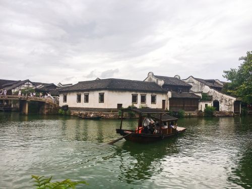 wuzhen river boating