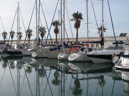 yachts bay boats