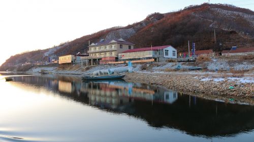 yalu river north korea shadow