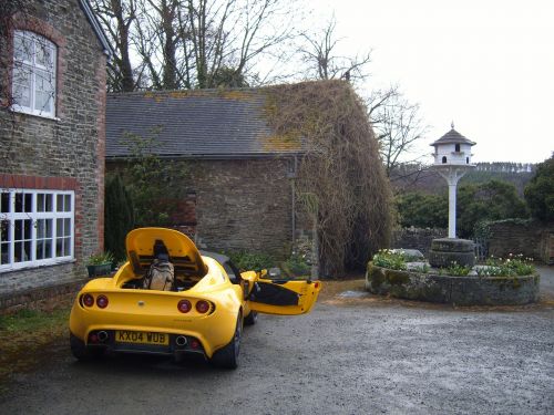 yellow lotus elise open