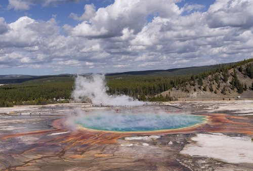 yellowstone  pool  geothermal