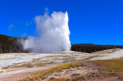 yellowstone's old faithful  upper  geyser