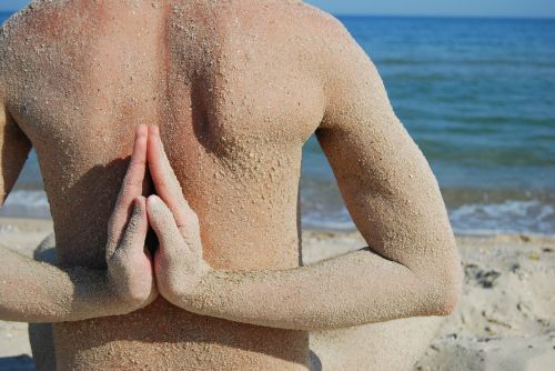yoga fingers sea