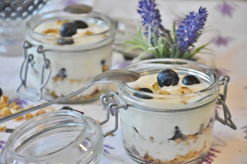 yogurt berries blueberries