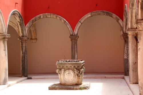 zadar croatia courtyard