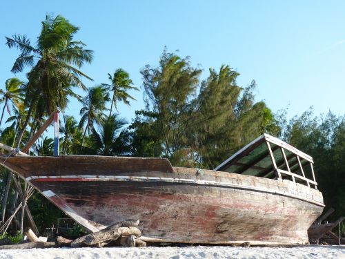 zanzibar boot beach