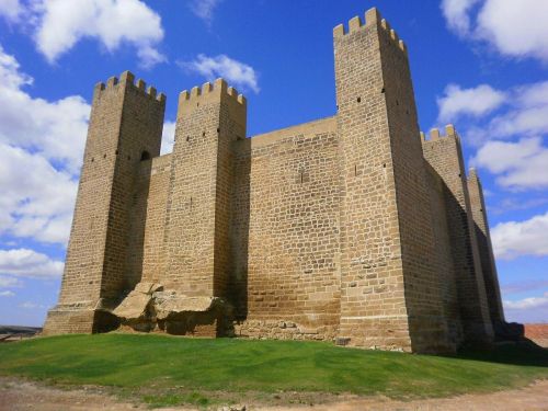 zaragoza spain castle