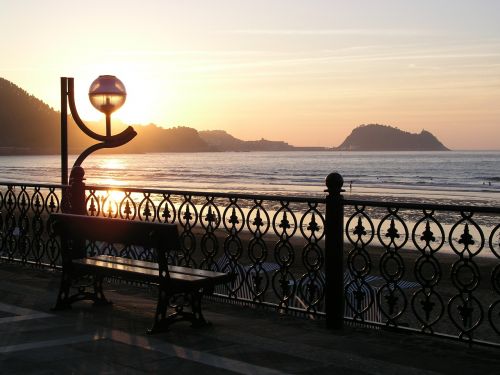 zarautz beach sun