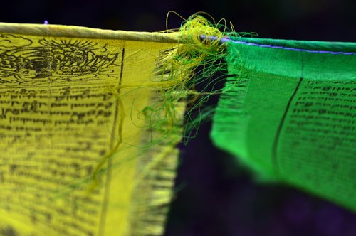 zaszlo  prayer flags-yellow  green