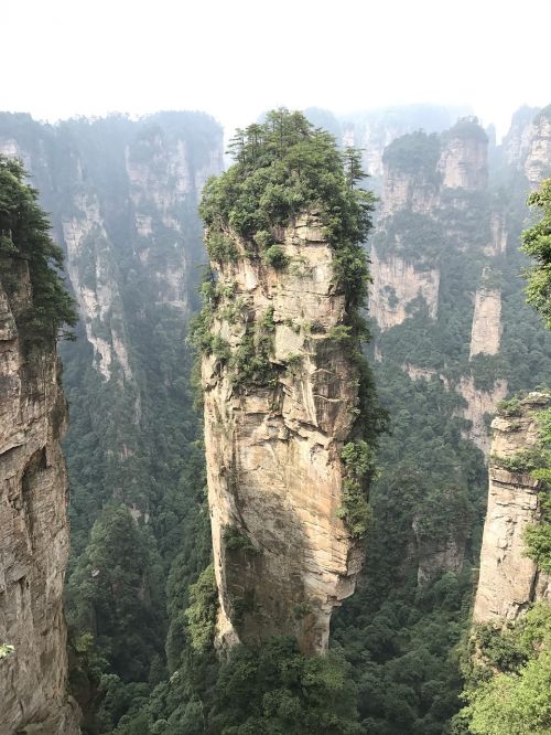 zhangjiajie mountain tall
