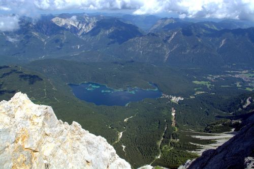 zugspitze alpine lake view