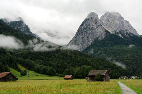 zugspitze hiking mountains